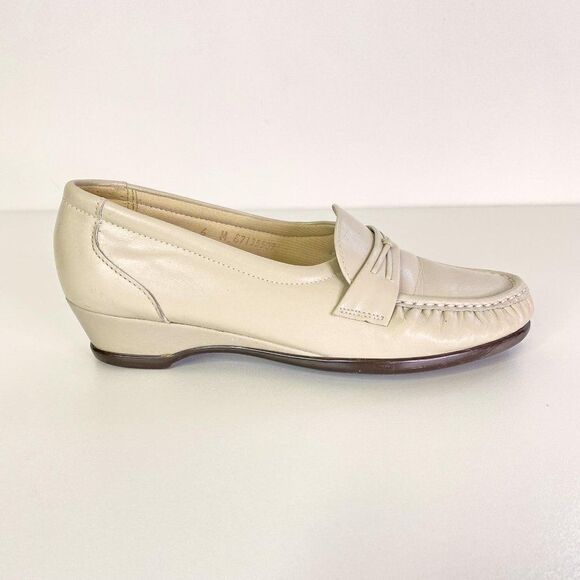 SAS Cream Leather Slip On Comfort Loafer - Picture 1 of 6